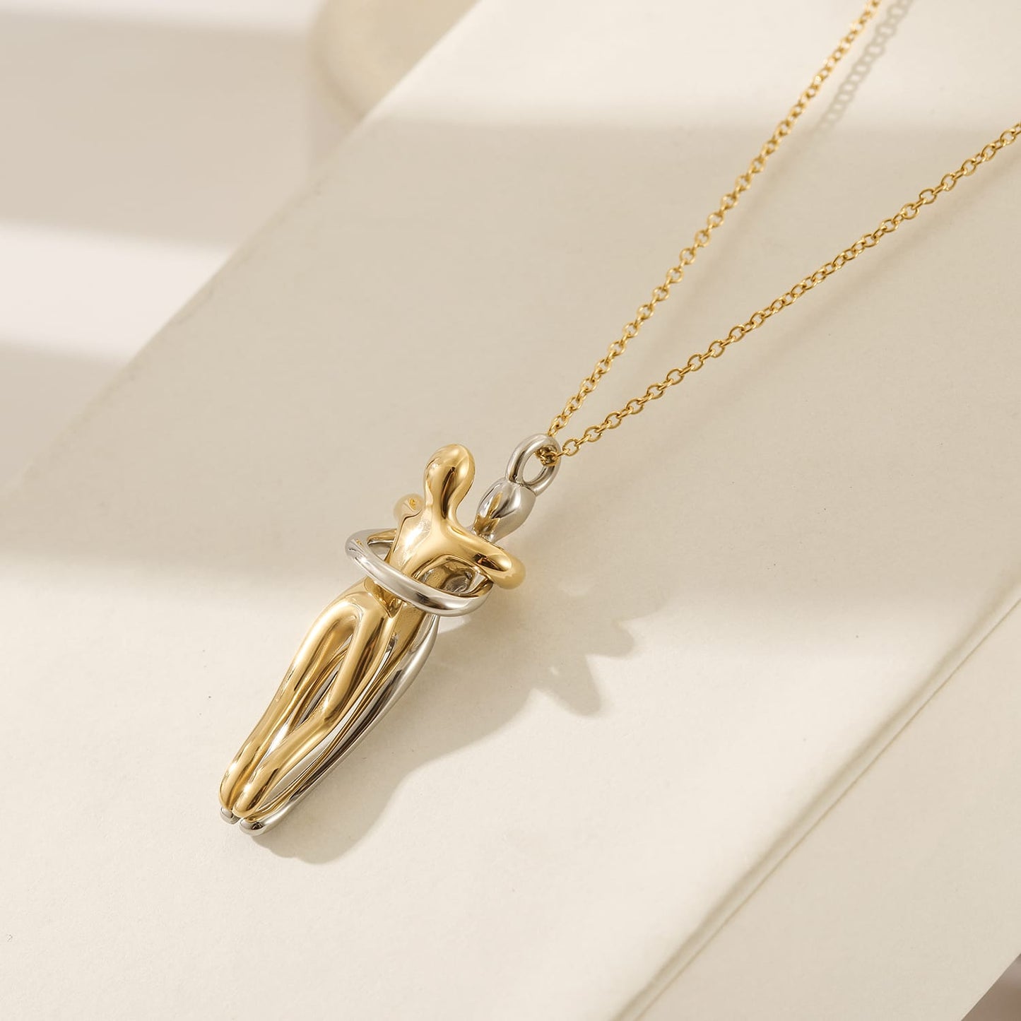 Amore Chain